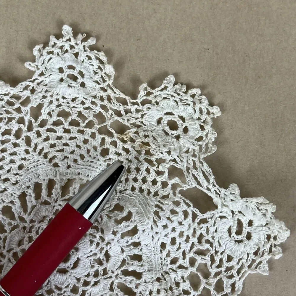 Vintage Ruffled Doily White & Ivory Set Of‎ 6 13”/5.5”